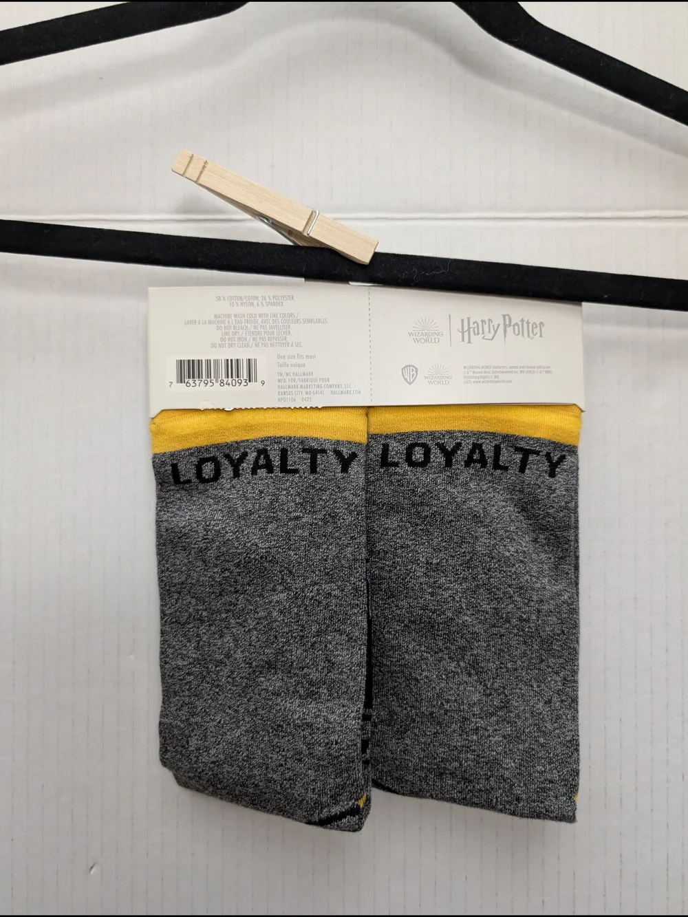 NWT Hallmark Harry Potter Hufflepuff House Crest Crew Socks Yellow/Gray